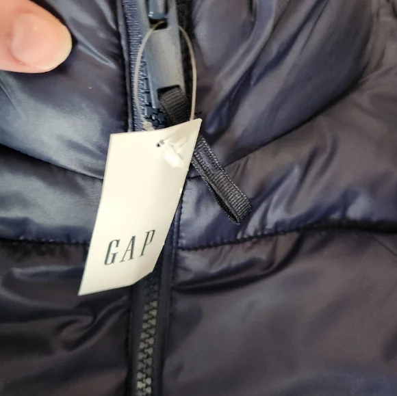 GAP Lightweight Puffer Jacket - Picture 10 of 13